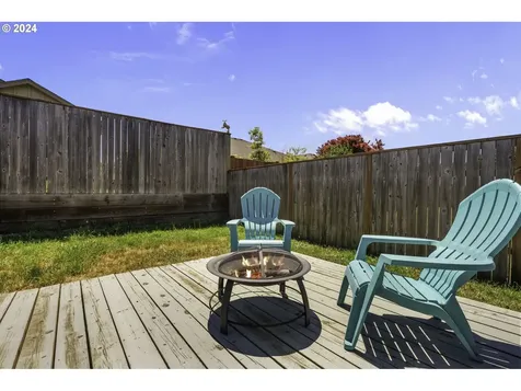 1438 Meadow Avenue Silverton OR 97381