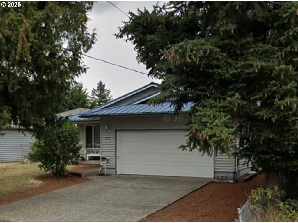 1121 Hughes Street Oregon City OR 97045
