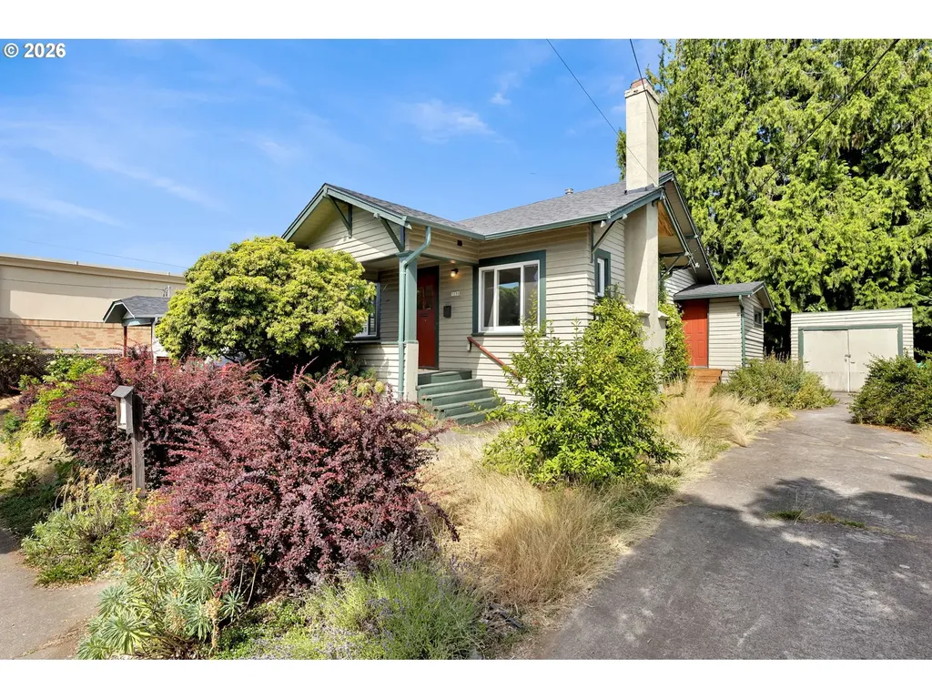 5230 NE 33rd Avenue Portland OR 97211