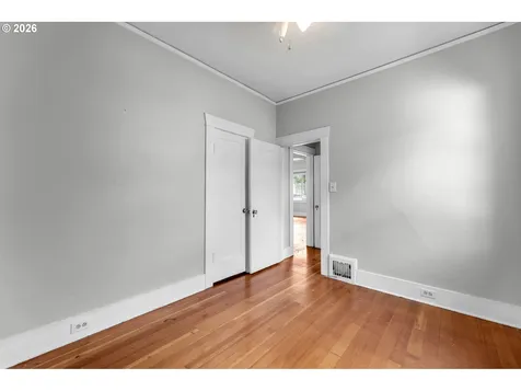 5230 NE 33rd Avenue Portland OR 97211