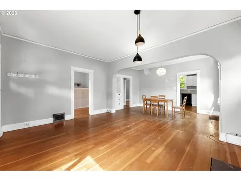 5230 NE 33rd Avenue Portland OR 97211