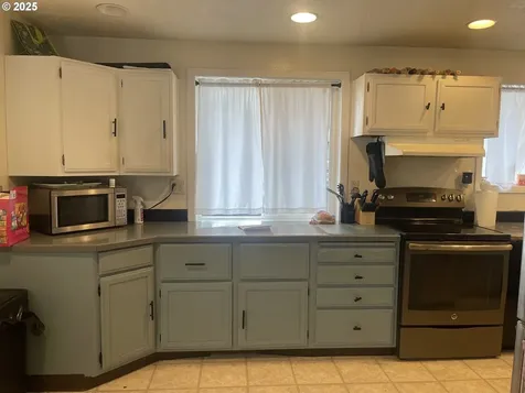 414 NW 5th Street Willamina OR 97396