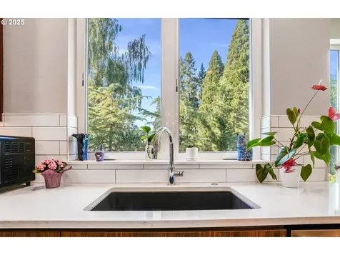 13585 SW Whitworth Court Beaverton OR 97005