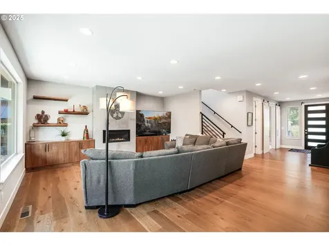 13585 SW Whitworth Court Beaverton OR 97005