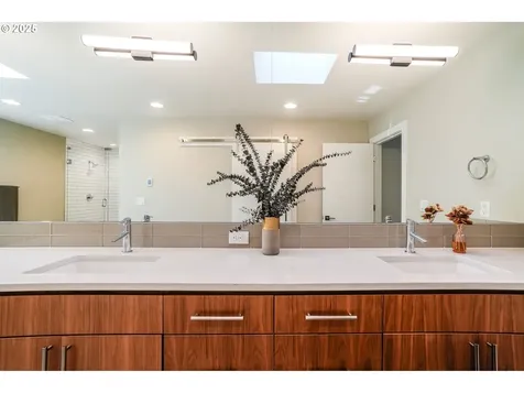 13585 SW Whitworth Court Beaverton OR 97005