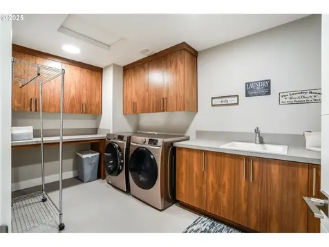 13585 SW Whitworth Court Beaverton OR 97005