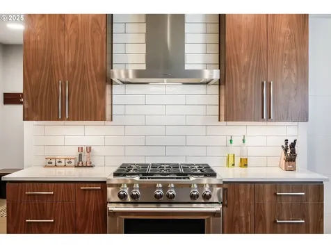 13585 SW Whitworth Court Beaverton OR 97005