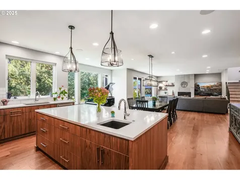 13585 SW Whitworth Court Beaverton OR 97005