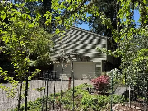 2842 Greentree Way Eugene OR 97405