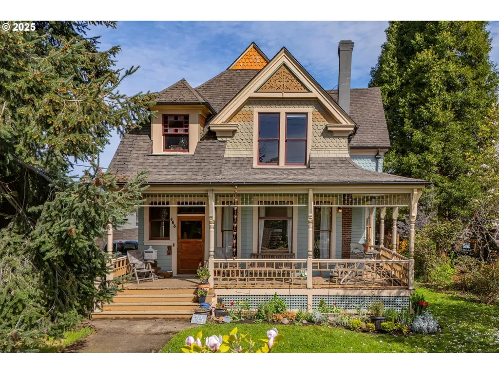 863 NE Ainsworth Street Portland OR 97211