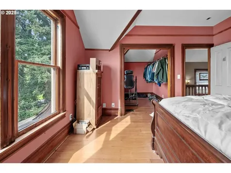 863 NE Ainsworth Street Portland OR 97211