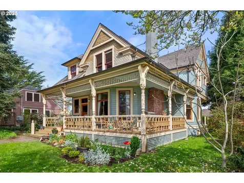 863 NE Ainsworth Street Portland OR 97211
