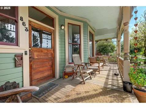863 NE Ainsworth Street Portland OR 97211