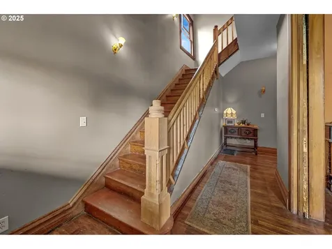 863 NE Ainsworth Street Portland OR 97211