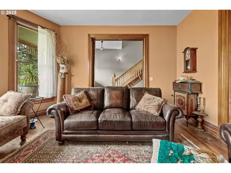 863 NE Ainsworth Street Portland OR 97211