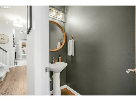150 N Link Court Newberg OR 97132