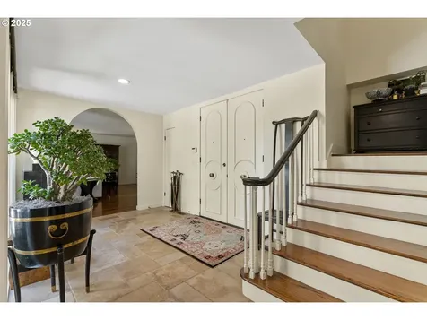 2917 Westview Circle Lake Oswego OR 97034