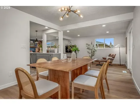 1525 SE 52nd Avenue Hillsboro OR 97123
