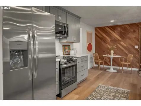 1525 SE 52nd Avenue Hillsboro OR 97123