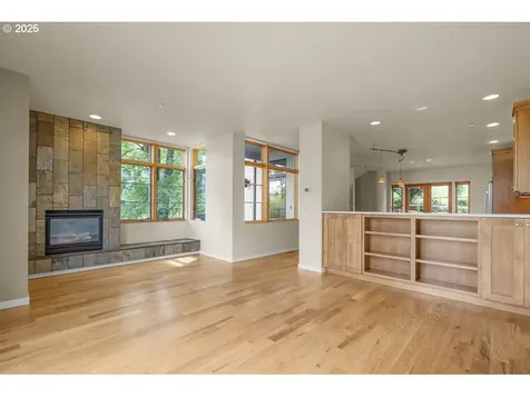 1892 Cousteau Loop SE Salem OR 97302
