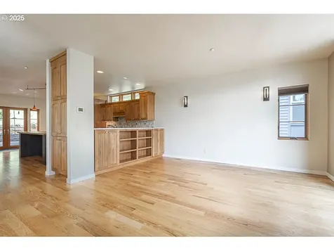 1892 Cousteau Loop SE Salem OR 97302