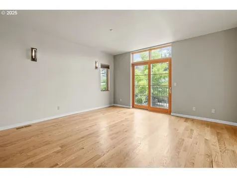 1892 Cousteau Loop SE Salem OR 97302