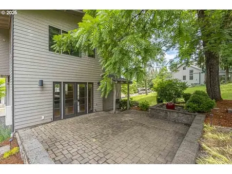 1892 Cousteau Loop SE Salem OR 97302