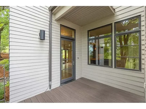 1892 Cousteau Loop SE Salem OR 97302