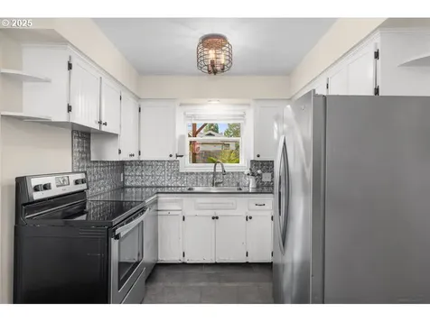13706 NW Pioneer Road Portland OR 97229