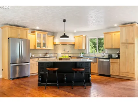 39448 E Knieriem Road Corbett OR 97019