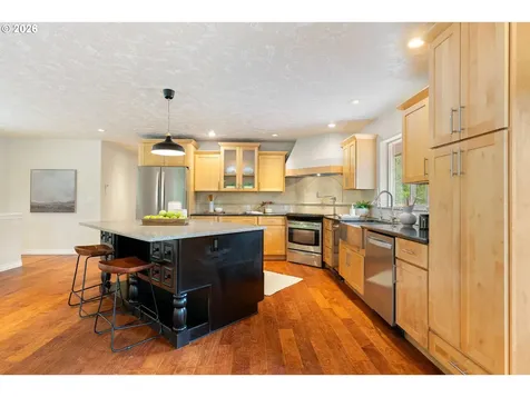 39448 E Knieriem Road Corbett OR 97019