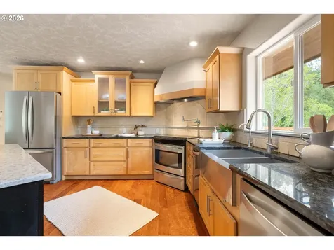 39448 E Knieriem Road Corbett OR 97019