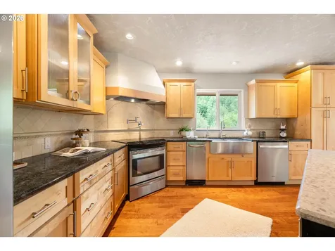 39448 E Knieriem Road Corbett OR 97019