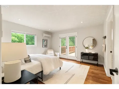 39448 E Knieriem Road Corbett OR 97019