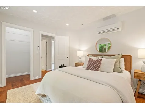 39448 E Knieriem Road Corbett OR 97019
