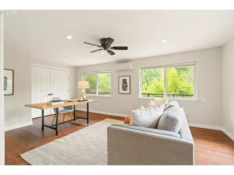 39448 E Knieriem Road Corbett OR 97019