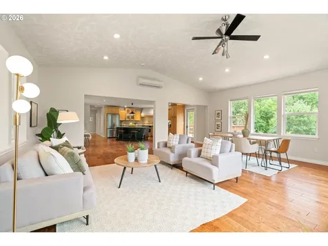 39448 E Knieriem Road Corbett OR 97019