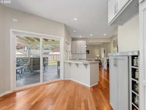 17488 Mardee Avenue Lake Oswego OR 97035