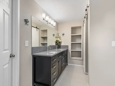 17488 Mardee Avenue Lake Oswego OR 97035