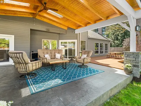 17488 Mardee Avenue Lake Oswego OR 97035
