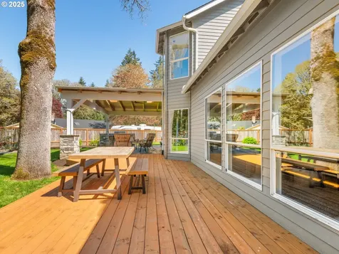 17488 Mardee Avenue Lake Oswego OR 97035