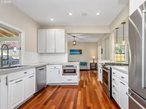 17488 Mardee Avenue Lake Oswego OR 97035