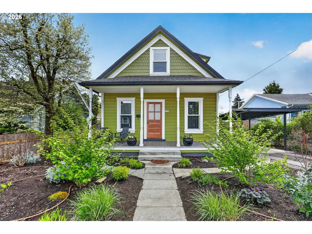 6124 NE Hoyt Street Portland OR 97213