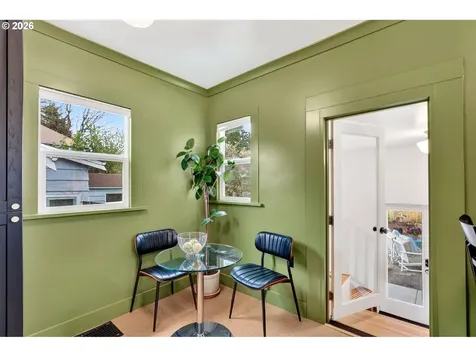 6124 NE Hoyt Street Portland OR 97213