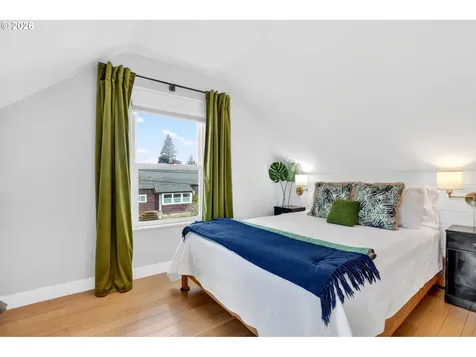 6124 NE Hoyt Street Portland OR 97213