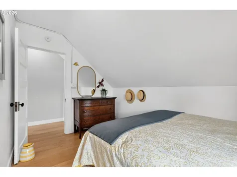 6124 NE Hoyt Street Portland OR 97213