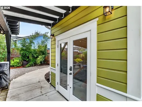 6124 NE Hoyt Street Portland OR 97213