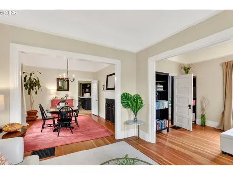 6124 NE Hoyt Street Portland OR 97213