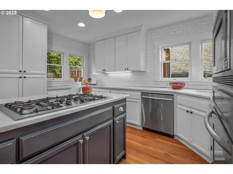 4741 NE Wistaria Drive Portland OR 97213