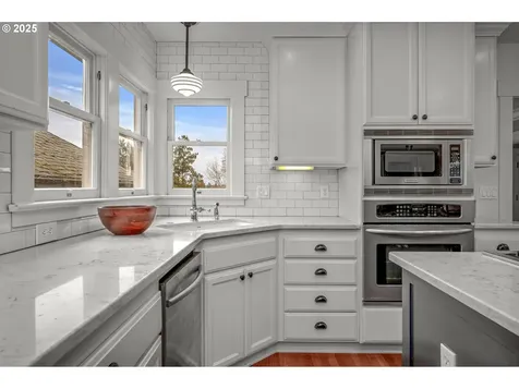 4741 NE Wistaria Drive Portland OR 97213